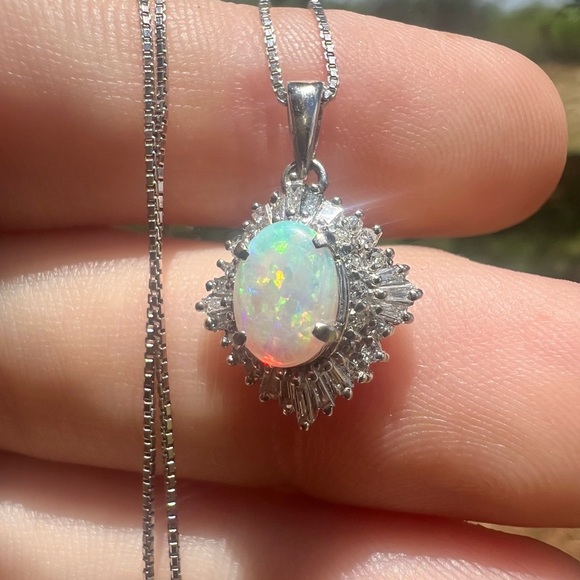 1.11ct solid platinum genuine opal/VS Diamond necklace - Picture 10 of 12
